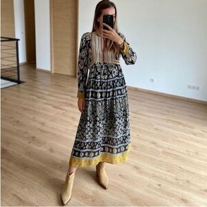 XS. Zara embroidered dress